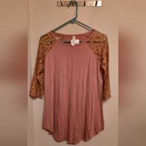 Zenana Outfitters Mauve Lace Sleeve Top
